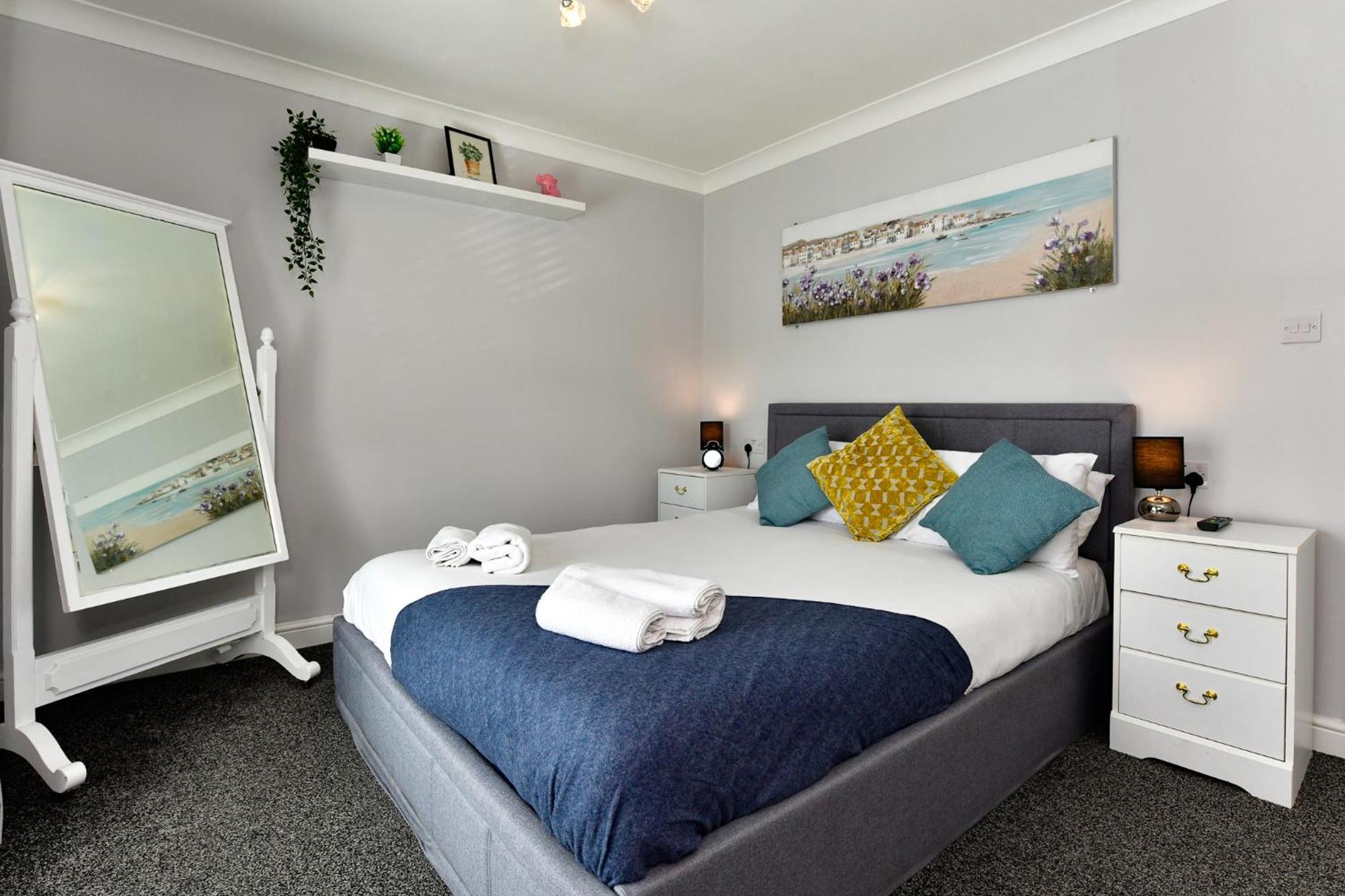 Free Parking - Heart Of The City - Superb Townhouse & Garden - Peaceful Area But Only 5Min Walk To Beach, Shops, Bars, Arena, Marina, Parks Swansea Eksteriør billede