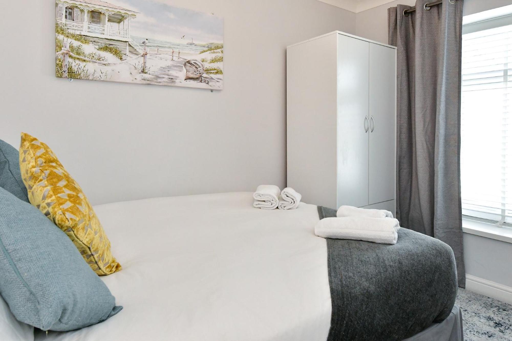 Free Parking - Heart Of The City - Superb Townhouse & Garden - Peaceful Area But Only 5Min Walk To Beach, Shops, Bars, Arena, Marina, Parks Swansea Eksteriør billede