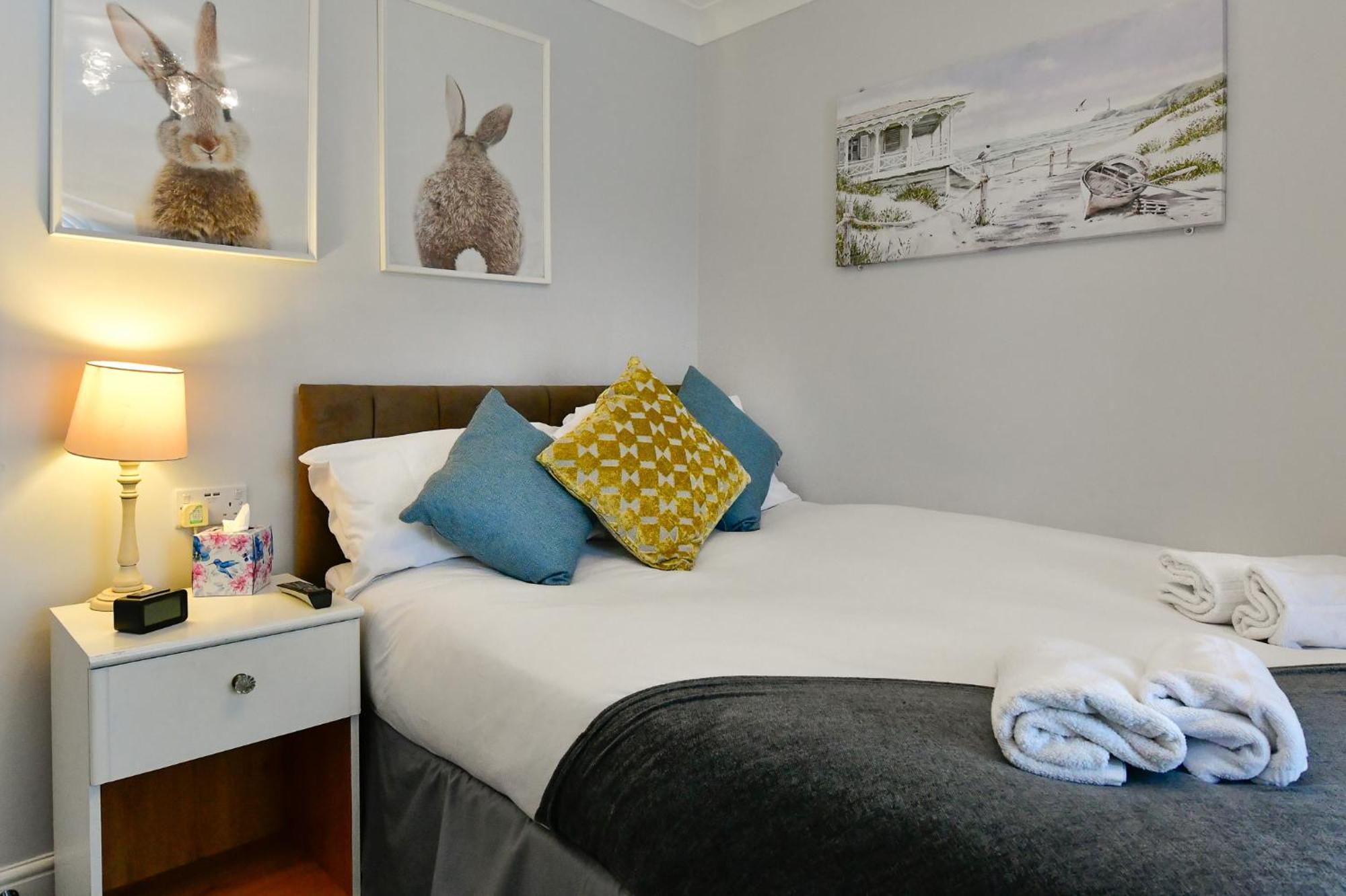 Free Parking - Heart Of The City - Superb Townhouse & Garden - Peaceful Area But Only 5Min Walk To Beach, Shops, Bars, Arena, Marina, Parks Swansea Eksteriør billede