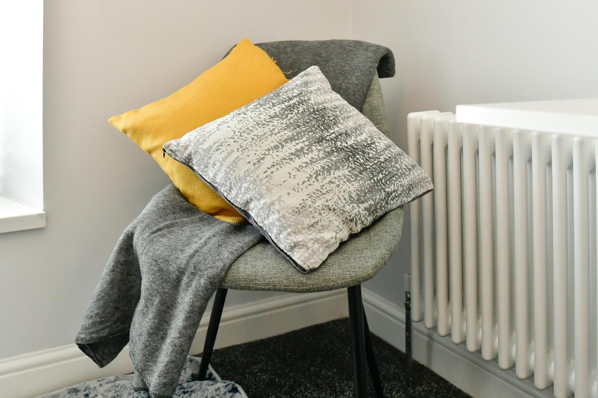 Free Parking - Heart Of The City - Superb Townhouse & Garden - Peaceful Area But Only 5Min Walk To Beach, Shops, Bars, Arena, Marina, Parks Swansea Eksteriør billede