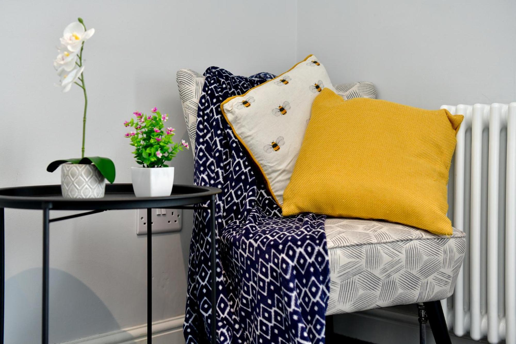 Free Parking - Heart Of The City - Superb Townhouse & Garden - Peaceful Area But Only 5Min Walk To Beach, Shops, Bars, Arena, Marina, Parks Swansea Eksteriør billede