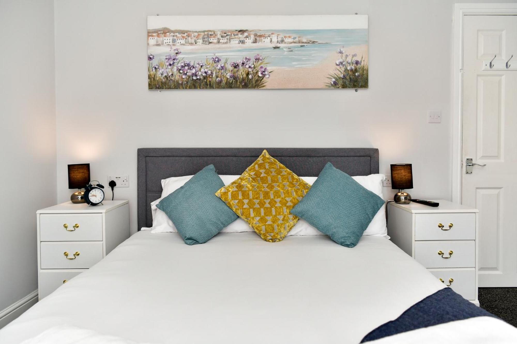 Free Parking - Heart Of The City - Superb Townhouse & Garden - Peaceful Area But Only 5Min Walk To Beach, Shops, Bars, Arena, Marina, Parks Swansea Eksteriør billede