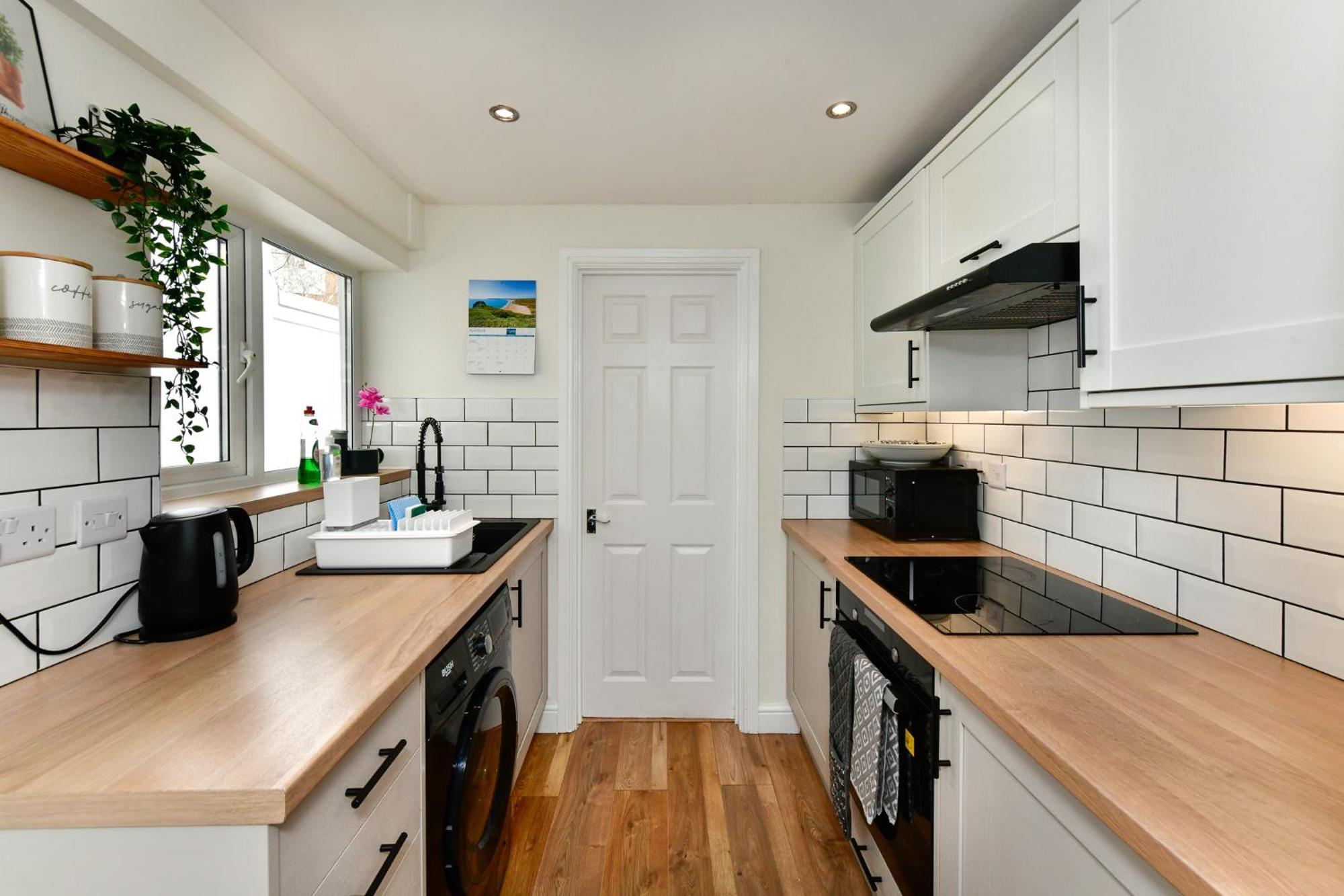 Free Parking - Heart Of The City - Superb Townhouse & Garden - Peaceful Area But Only 5Min Walk To Beach, Shops, Bars, Arena, Marina, Parks Swansea Eksteriør billede