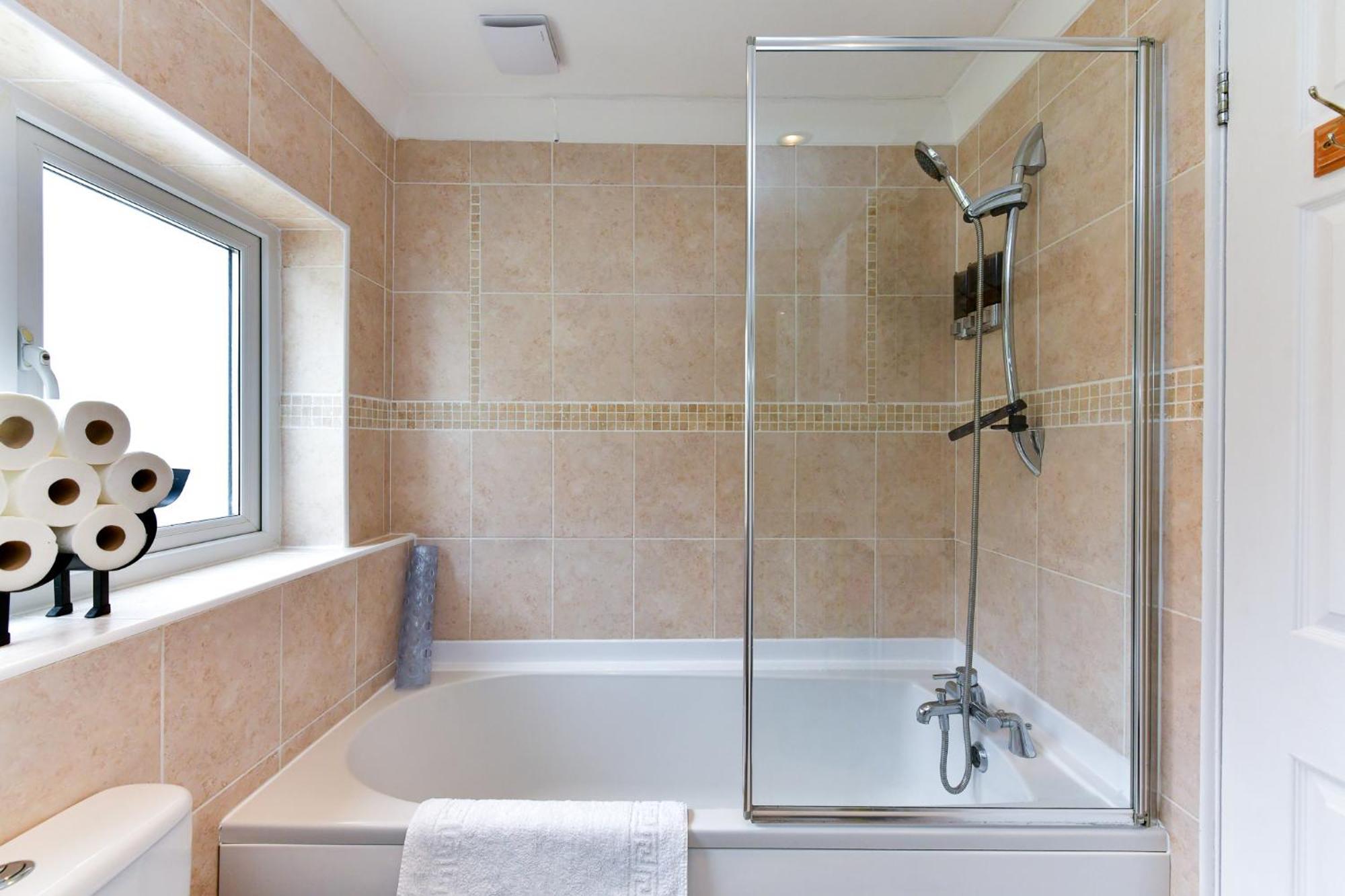 Free Parking - Heart Of The City - Superb Townhouse & Garden - Peaceful Area But Only 5Min Walk To Beach, Shops, Bars, Arena, Marina, Parks Swansea Eksteriør billede