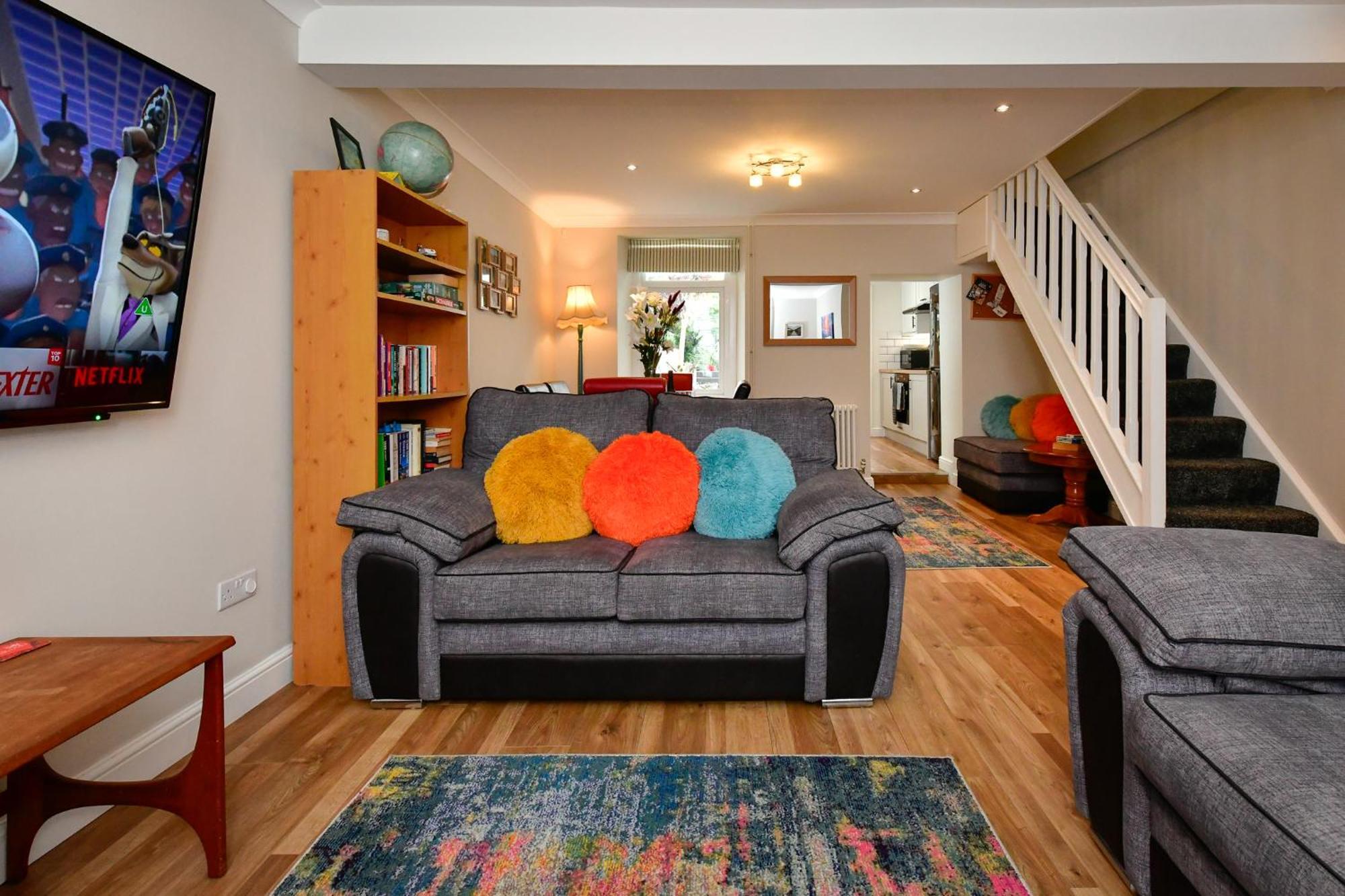 Free Parking - Heart Of The City - Superb Townhouse & Garden - Peaceful Area But Only 5Min Walk To Beach, Shops, Bars, Arena, Marina, Parks Swansea Eksteriør billede