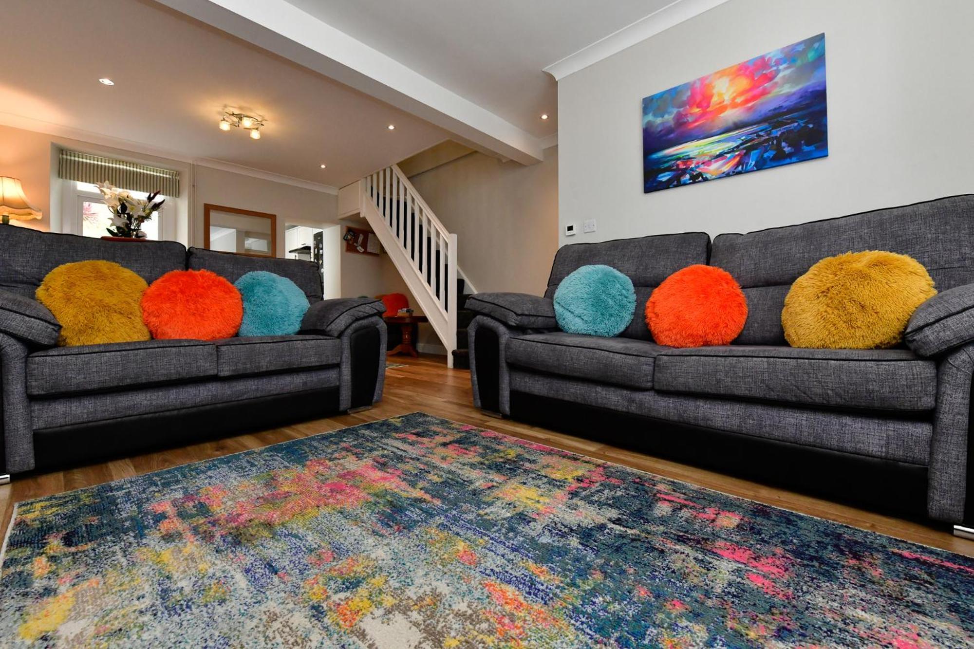 Free Parking - Heart Of The City - Superb Townhouse & Garden - Peaceful Area But Only 5Min Walk To Beach, Shops, Bars, Arena, Marina, Parks Swansea Eksteriør billede