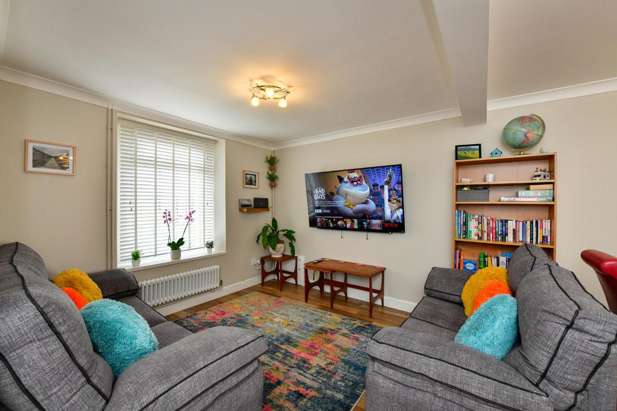 Free Parking - Heart Of The City - Superb Townhouse & Garden - Peaceful Area But Only 5Min Walk To Beach, Shops, Bars, Arena, Marina, Parks Swansea Eksteriør billede